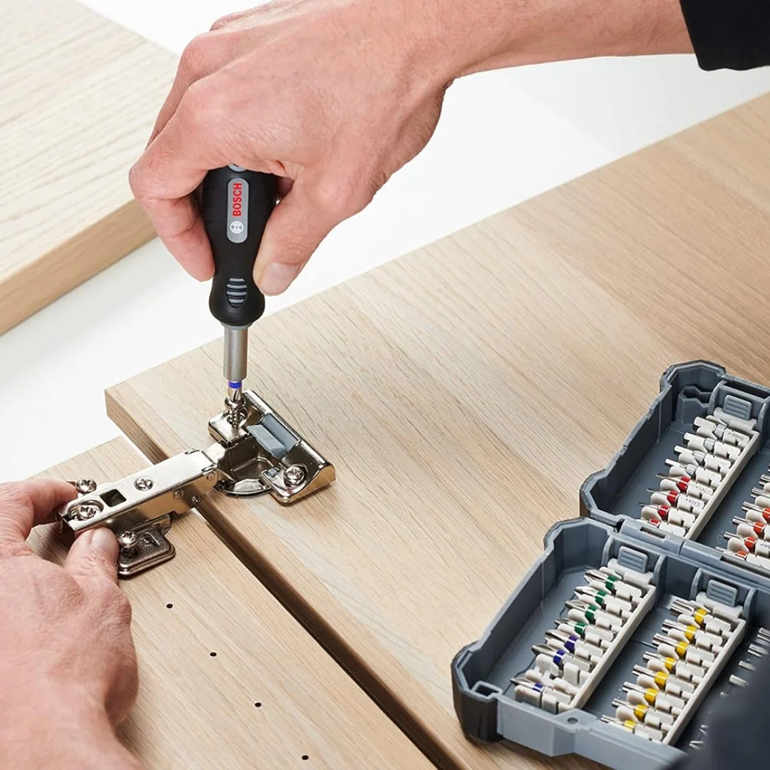 Bosch 44-Piece Pick & Click Extra Hard Mixed Screwdriver Bit Set - Image 4